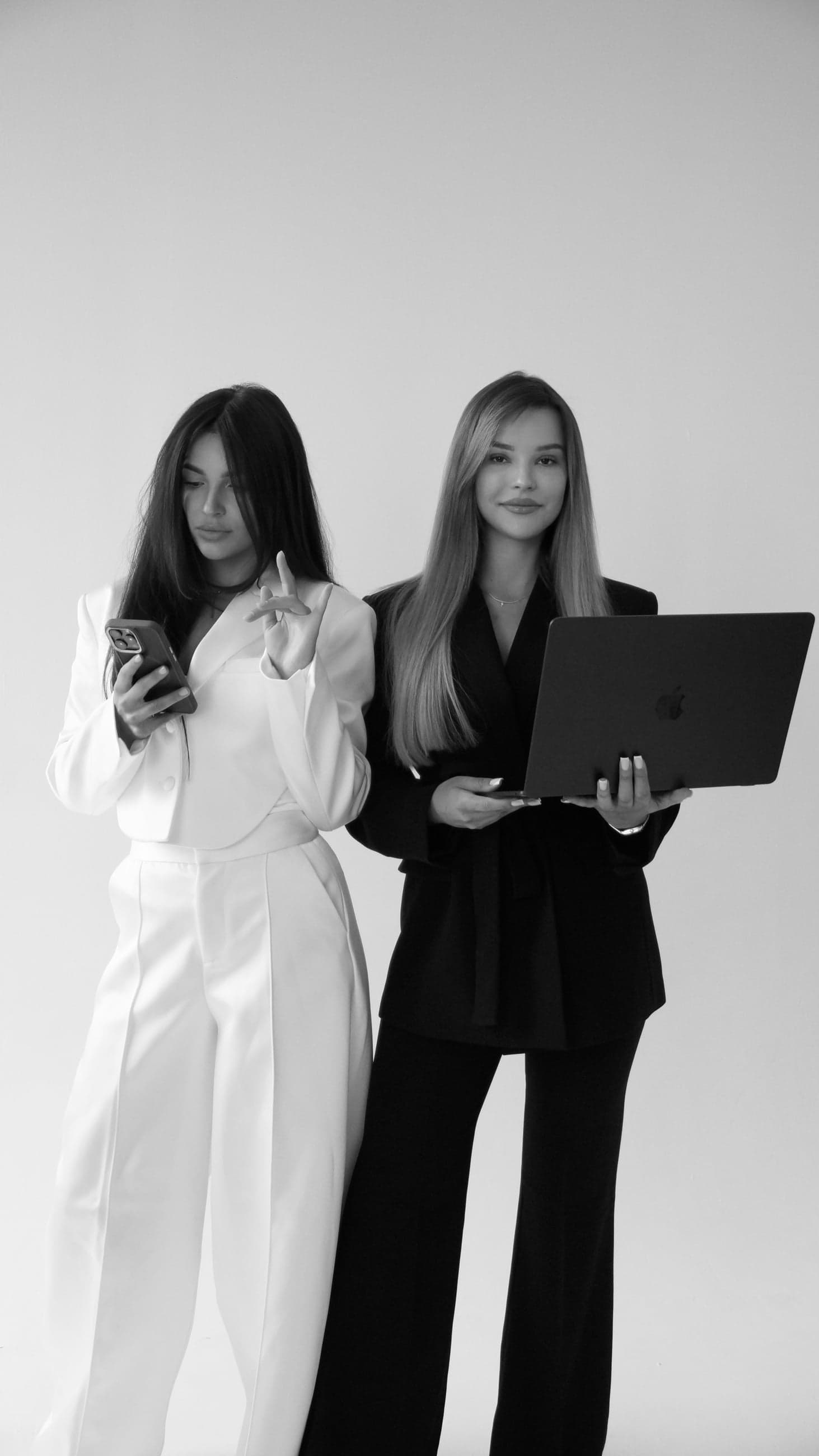 Founders & Managing Partners RJ Estate przy pracy